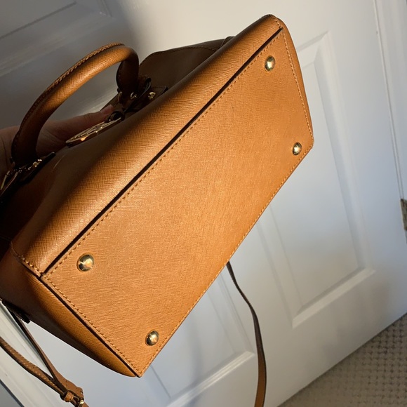 Michael Kors purse - Picture 8 of 9